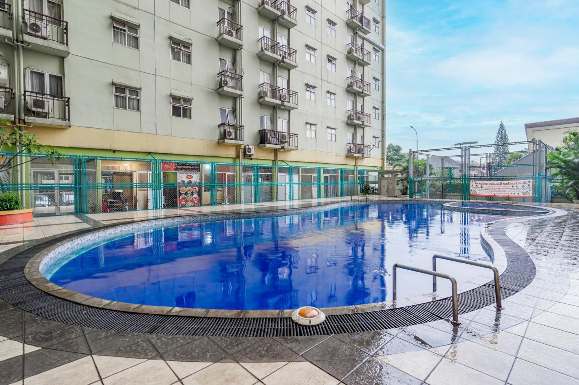 Oyo 94100 Gateway Pasteur Apartment By Ilyasa Bandung Bagian luar foto