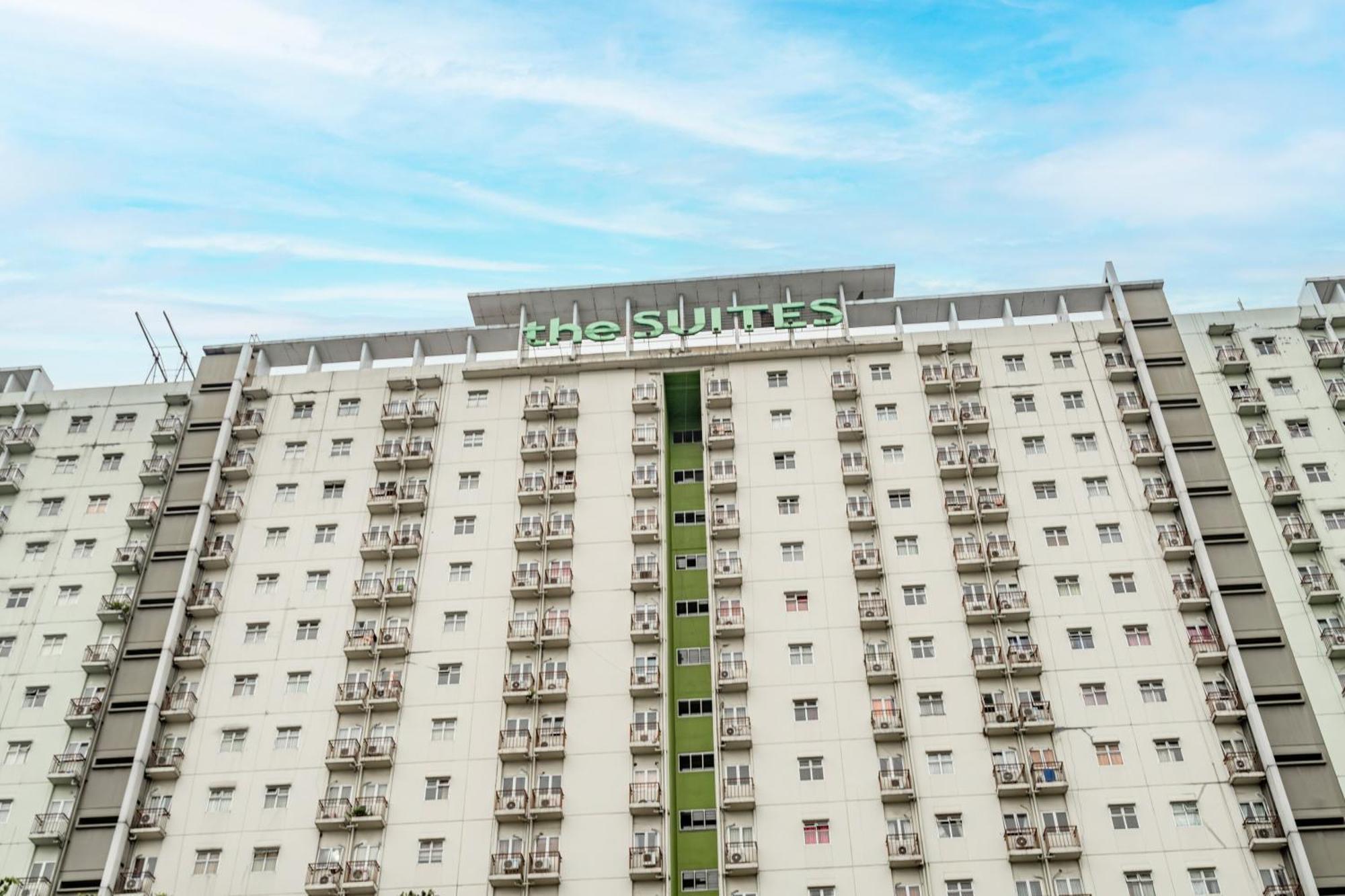Oyo 94100 Gateway Pasteur Apartment By Ilyasa Bandung Bagian luar foto