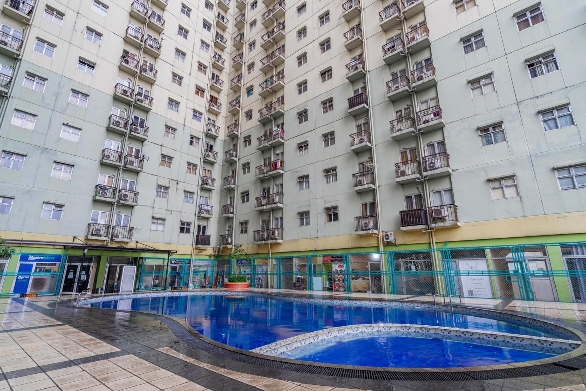 Oyo 94100 Gateway Pasteur Apartment By Ilyasa Bandung Bagian luar foto